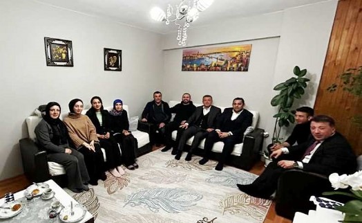 MHP Kağıthane'nin ev ziyaretleri sürüyor