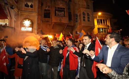 Cumhurbaşkanı Erdoğan'ın aldığı zaferin coşkusu Sarıyer'de sürüyor