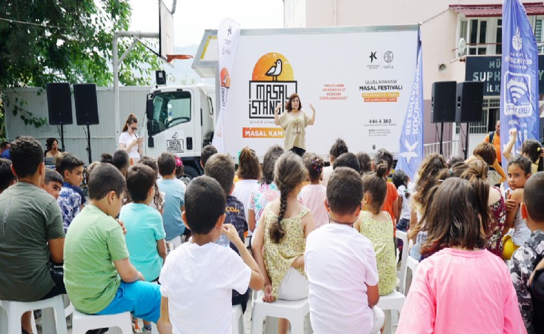 Dilden dile yayılan masallar Küçükçekmece’den Hatay’a ulaştı!