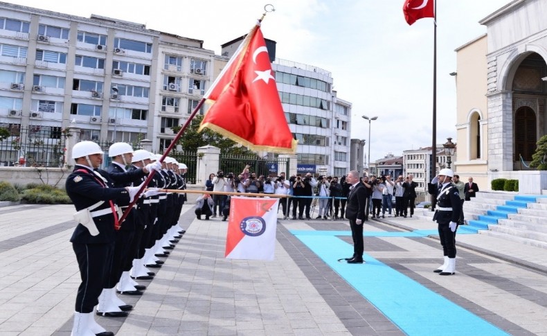 İstanbul Valisi Davut Gül görevine başladı