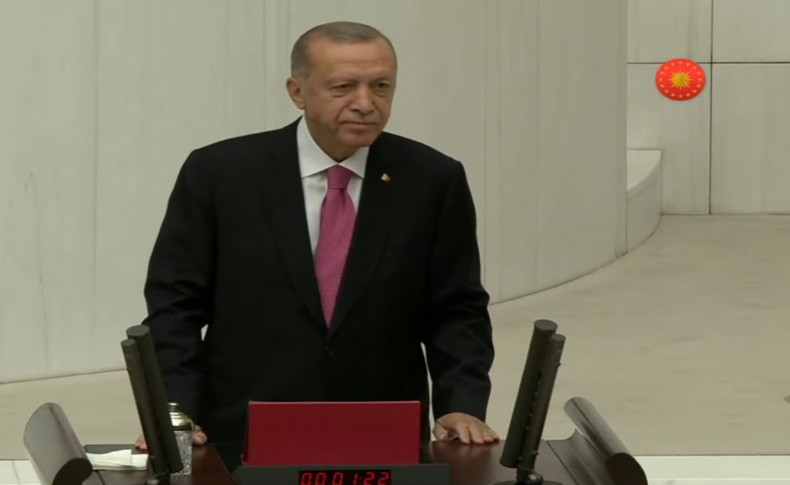 TBMM’de yemin eden Cumhurbaşkanı Erdoğan görevine başladı