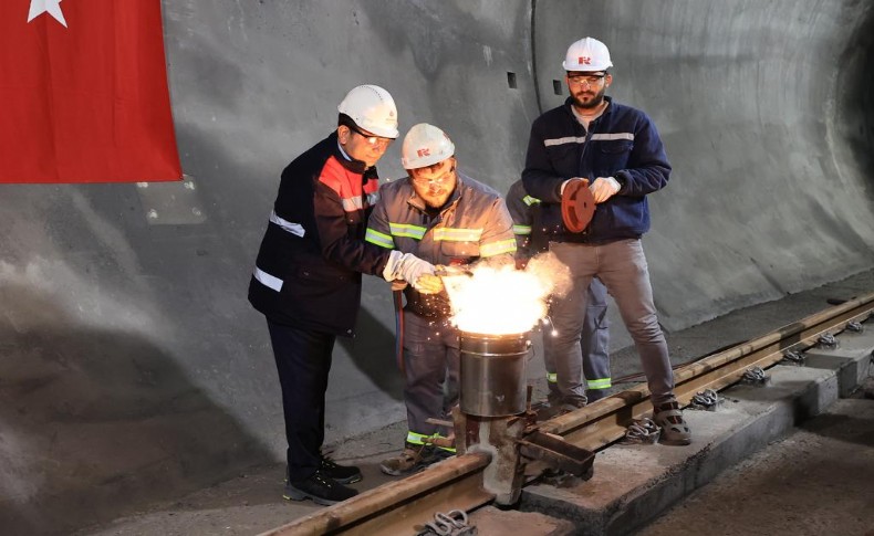 Ümraniye-Ataşehir-Göztepe Metro Hattı’nda ray döşeme işlemleri başladı