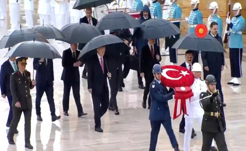 Yemin töreninin ardından Cumhurbaşkanı Erdoğan’ın ilk adresi Anıtkabir oldu