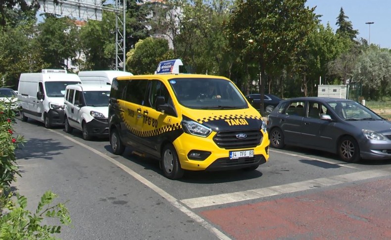 Tam donanımlı yeni taksiler İstanbul trafiğinde