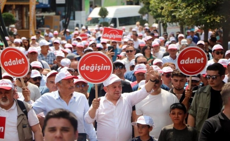 Tanju Özcan 'Değişim ve Adalet Yürüyüşü'ne başladı