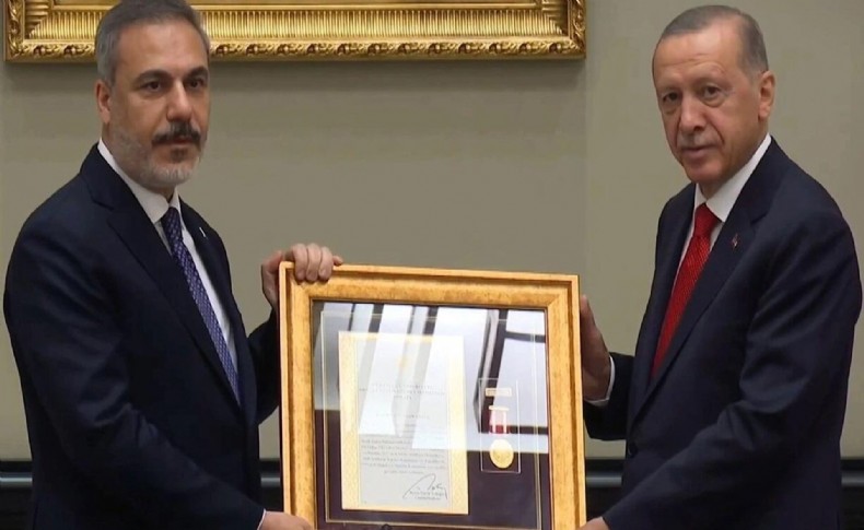 Cumhurbaşkanı Erdoğan Hakan Fidan'a ‘Üstün Hizmet Madalyası’ verdi