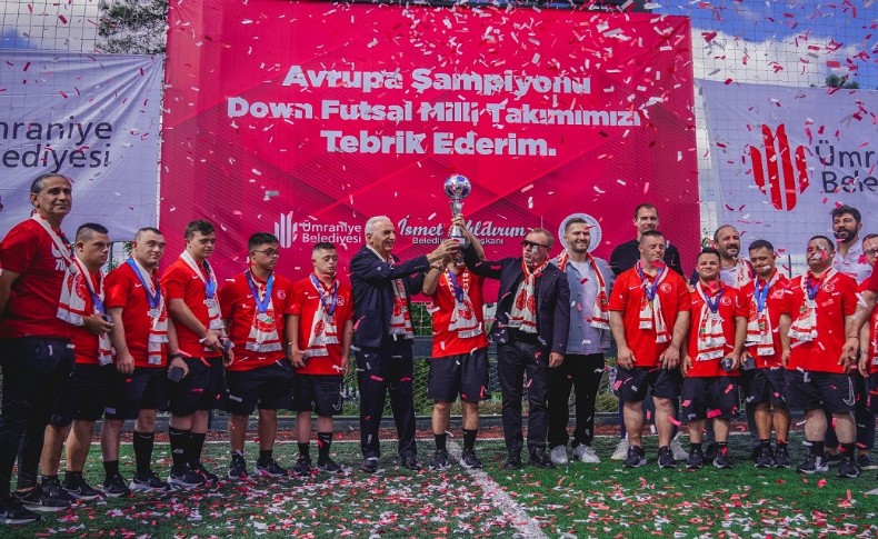 Başkan İsmet Yıldırım Avrupa Şampiyonu Futsal Milli Takımını ağırladı