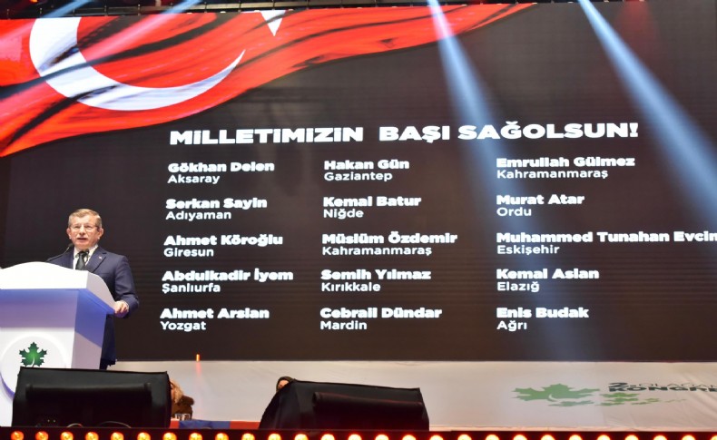 Gelecek Partisi'nde Davutoğlu oy birliğiyle yeniden genel başkan seçildi