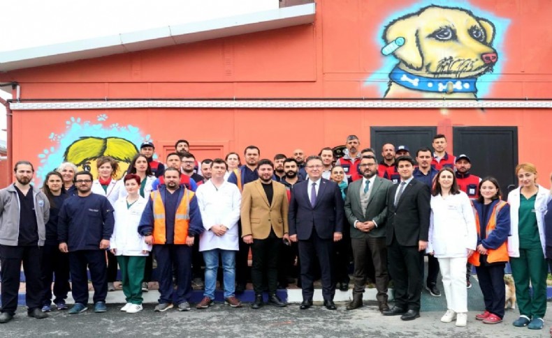 Başkan Aksu belediye personelinin Veteriner Günü'nü unutmadı