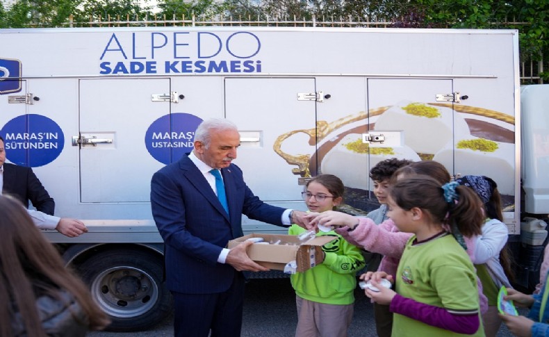 Başkan İsmet Yıldırım’dan minik protestoculara dondurma sürprizi!