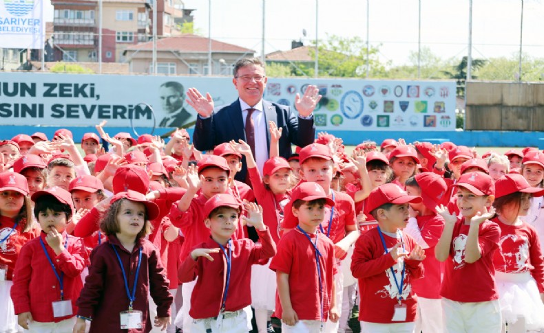 Başkan Oktay Aksu Sarıyerli çocukların 23 Nisan coşkusuna ortak oldu