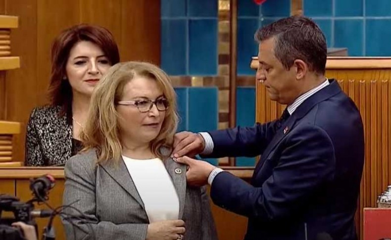 İYİ Parti'den istifa eden Milletvekili Ayşe Sibel Yanıkömeroğlu CHP'ye katıldı