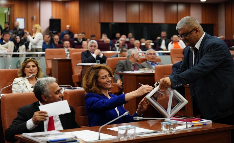 Kartal Belediye Meclisi’nde görev dağılımları belli oldu!