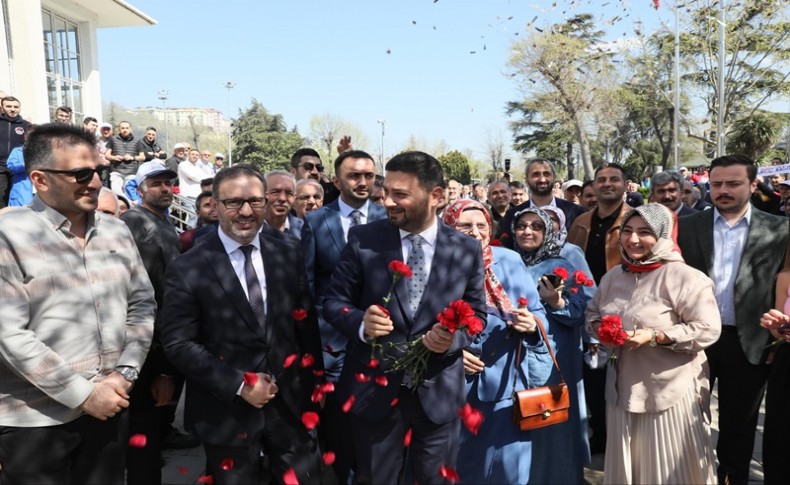 Mazbatasını alan Başkan Mevlüt Öztekin’e sevgi seli!